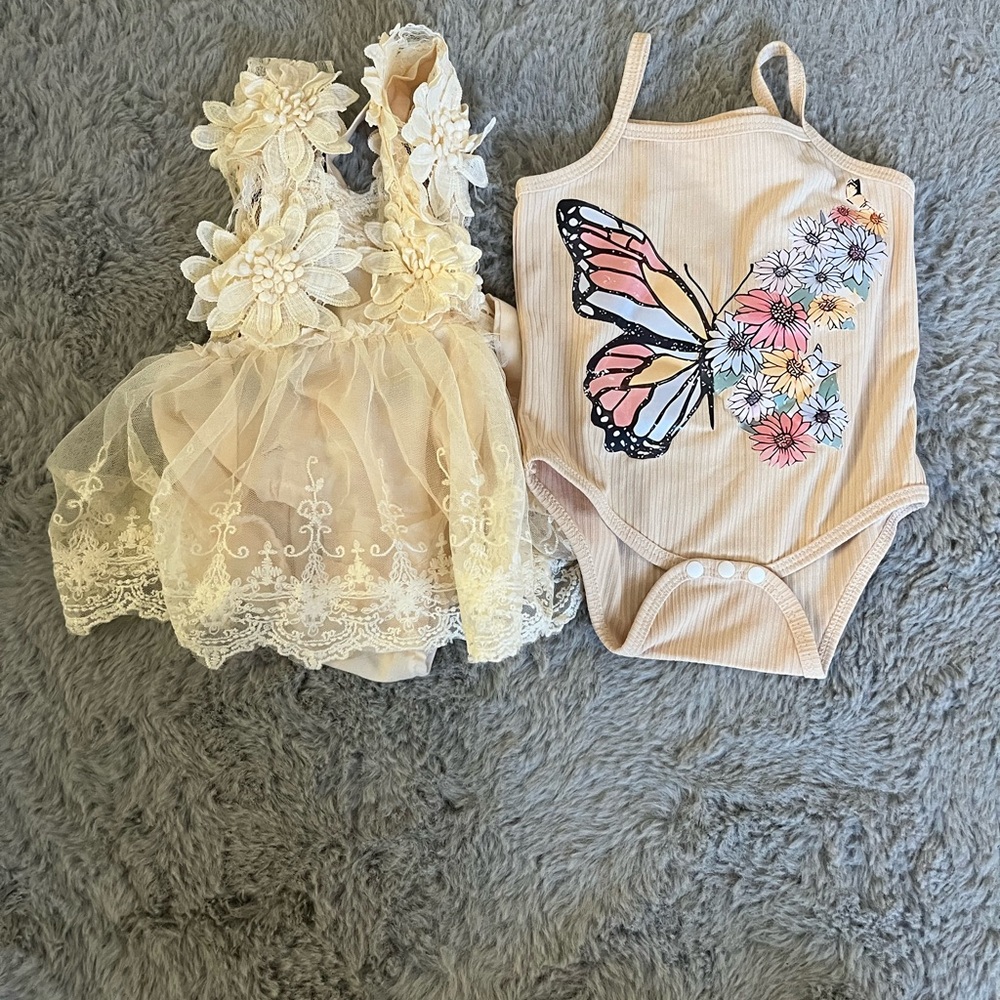 Newborn Bundle SHEIN Floral Lace & Butterfly Print One Pieces

Brand new, never